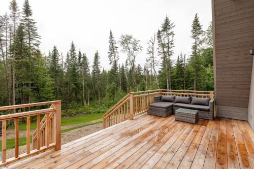 Canadian Classic - Spa - Sauna - Fire - Forest in Sainte Lucie des Laurentides (QC)