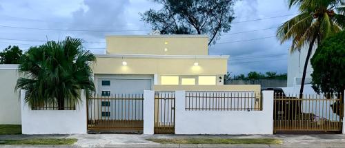 Nice and Cozy House in the Greater Ponce Area – khách sạn tại Segundo
