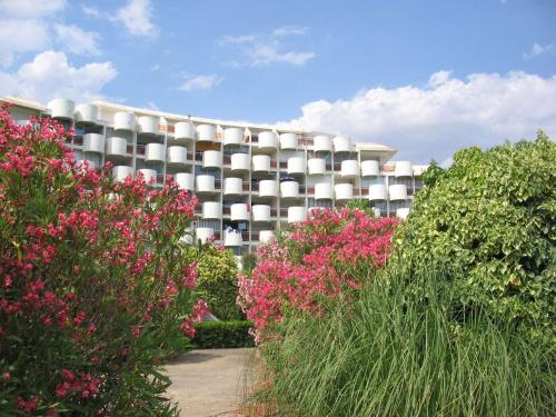Studio Cabine à La Grande Motte - Proche Plage, Commerces et Jardin, Parking Privé, 4 Pers. - FR-1-328-161