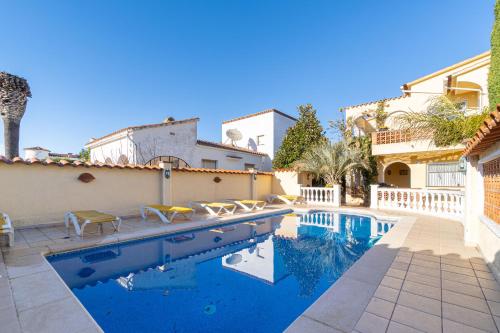 RESIDENCIA ALBERES -Apartamento completo con piscina, barbacoa, parking- C