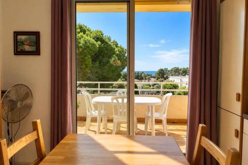 Studio avec terrasse et petite vue mer à La Ciotat