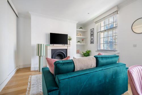 BnBNova - 1BR - Near Carnaby Street & Piccadilly Circus - main image