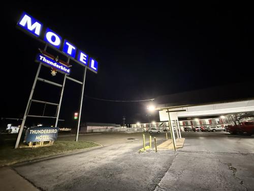 . Thunderbird Motel Hillsboro