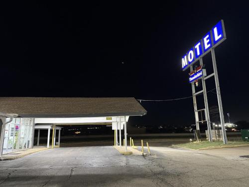 Thunderbird Motel Hillsboro - image 36