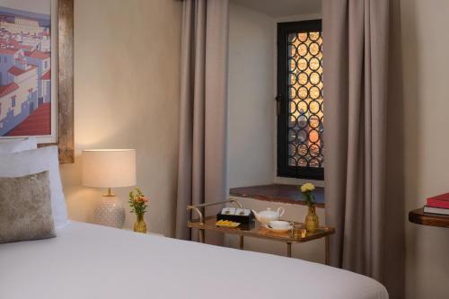 room detail thumbnail 1