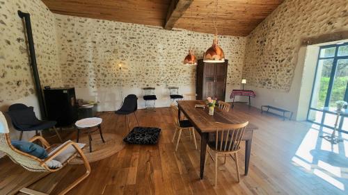 Le Repos des Oliviers in Chasseneuil-sur-Bonnieure