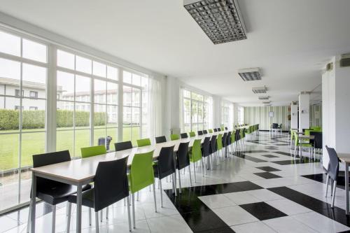 Residencia Universitaria Resa Siglo XXI - 레스토랑