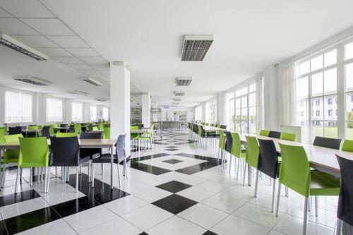 Residencia Universitaria Resa Siglo XXI - 레스토랑
