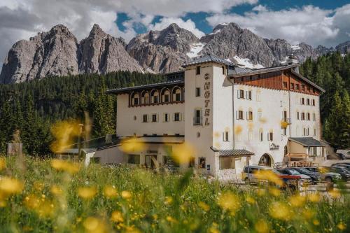 ทัศนียภาพภายนอกโรงแรม, B&B โฮเทล ปาสโซ เทร โครชี คอร์ทินา (B&B Hotel Passo Tre Croci Cortina) in กอร์ตินา ดัมเปซโซ 