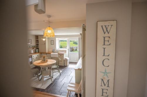 Seadmed, Lamb Cottage in Herbrandston