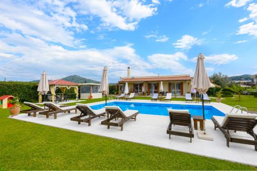 THE MANSION OF DIONISOS AND DIMITRAS - Olympia