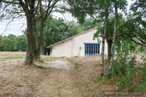 Exterior view, Le Repos des Oliviers in Chasseneuil-sur-Bonnieure