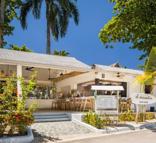 Entrada, El Encuentro Surf Lodge in Cabarete