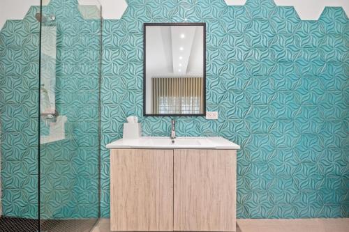 حمام, The Weekender Hotel in Loiza