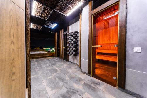 Rado Hotel Spa in Khmil'nyk