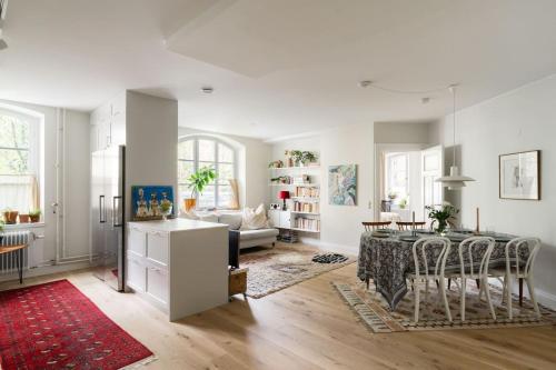 Well-Located Hägersten Apartment Near Metro (Well-Located Hagersten Apartment Near Metro) in 하게르스텐 - 릴제홀멘