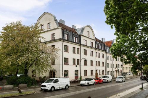 Well-Located Hägersten Apartment Near Metro (Well-Located Hagersten Apartment Near Metro) in 하게르스텐 - 릴제홀멘