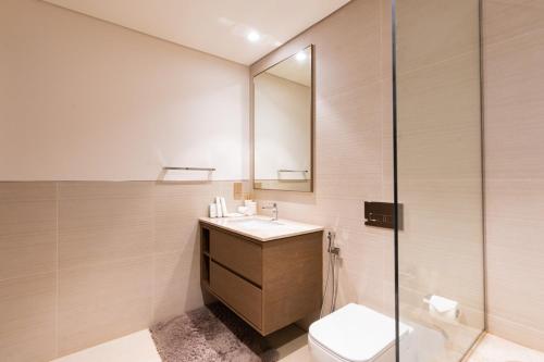 CitiHome Grande - Elegant Downtown 1BR - image 12