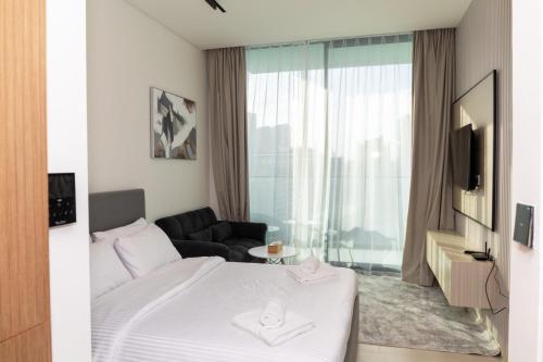 Modern Studio Apartment - Binghatti Azure 633 - image 6