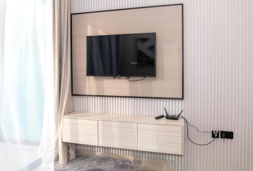 Modern Studio Apartment - Binghatti Azure 633 - image 13
