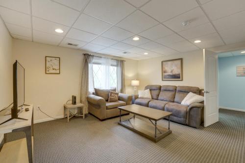 Near Boating, Lake Huron! Quiet Condo on Creek in Порт Хюрън, Мичиган