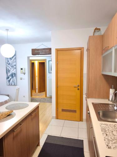 Apartman ARINA I Luxury Family Apartment near Jarun l Free Parking - Tap to explore photos