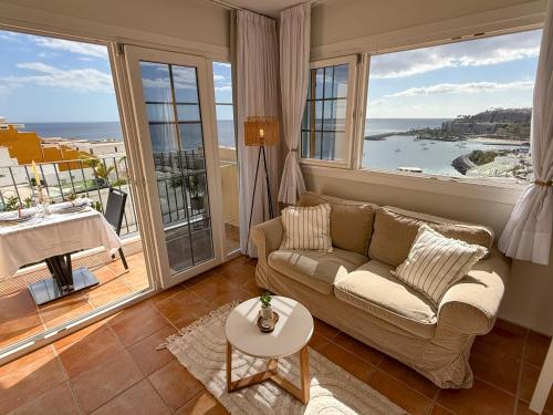 Sunset Balcony & Sea Views in Patalavaca Apt 06