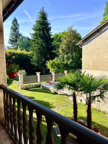 Vue extérieure, Les suites du Tacot Brantôme (Les suites du Tacot Brantome) in Brantôme