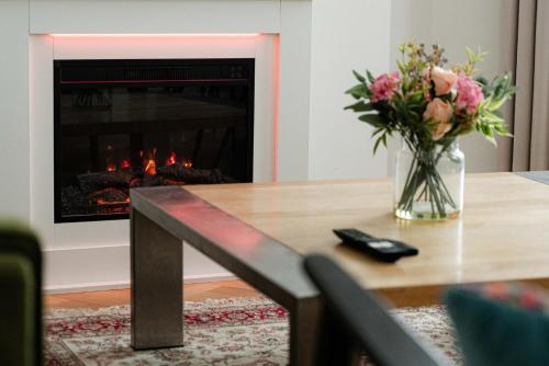 Modern 3BR Flat in Chelsea - image 9