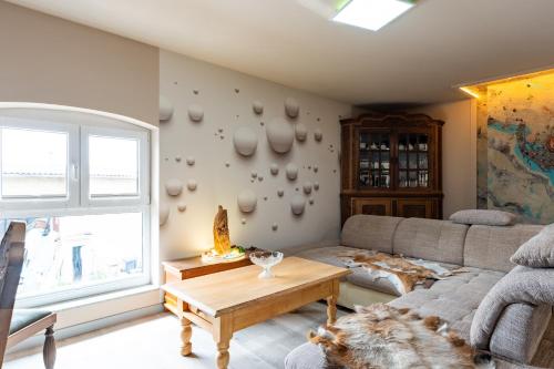 1 king bed, 1 sofa bed