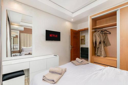 The Red City Retreat. 2BR Elegant Apt . - image 6