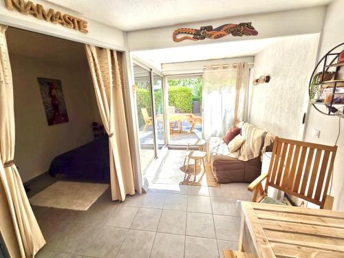 Studio 4 places tout confort avec grande terrasse