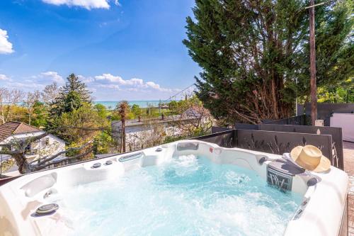 Kolam air panas, Olgi Milla Villa in Balatonalmadi