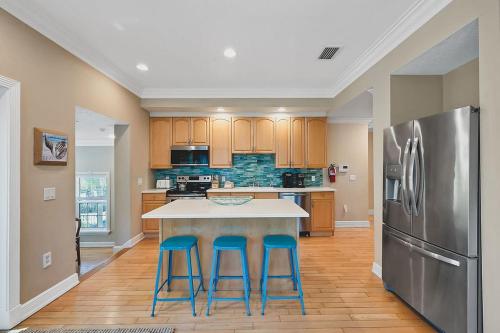 Beach Escape Family Home - image 3