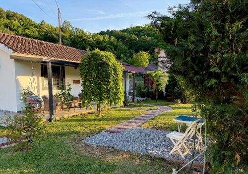 Зовнішній вигляд готелю, Sunlight Cottage Maya in Вірпазар