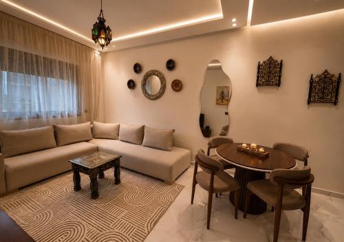 Azra Jamila Luxe Famille uniquement in Saidia