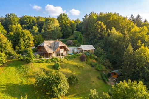 . Chalet Podgorje With Pool - Happy Rentals