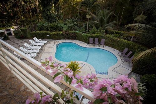 Mis 4 Tesoro's Tropical Paradise Home in Acachapa