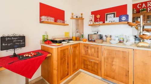 Food and beverages, Simone's Platzerl - inklusive taglichem freien Eintritt Tauern Spa - nur 5 Gehminuten, Sommerkarte,  in Kaprun