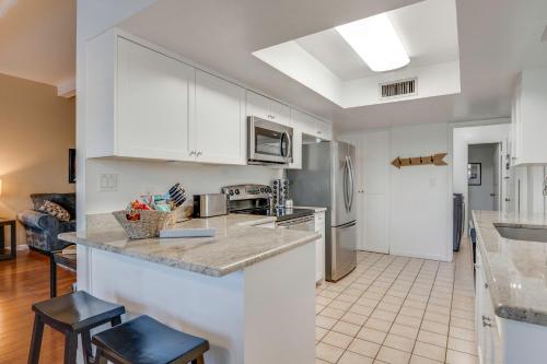 5 Mi to Camelback Ranch: Pet-Friendly Home w/ Pool in Litchfield Park