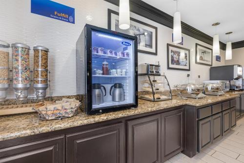 Best Western South Plains Inn & Suites - image 25