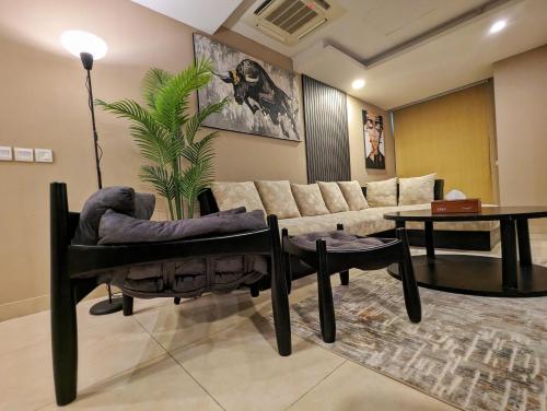 Goldcrest Mall DHA Phase 4 - Luxury Serviced Apartments by Alvis Suite - main image