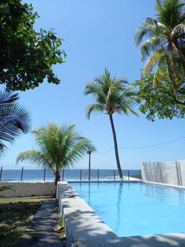 Rancho Las Palmeras, Mizata Beach House, Surf City in Acachapa