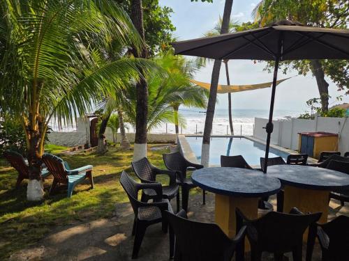 Rancho Las Palmeras, Mizata Beach House, Surf City in Acachapa