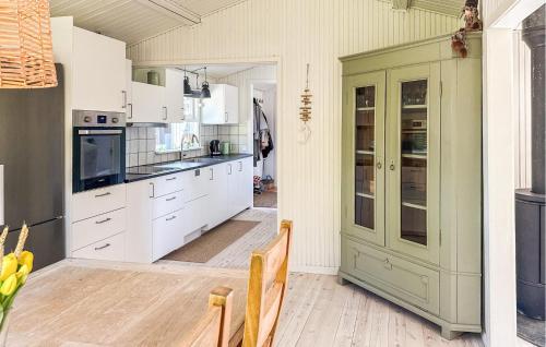 virtuve, 2 Bedroom Cozy Home In Idestrup in Idestrup