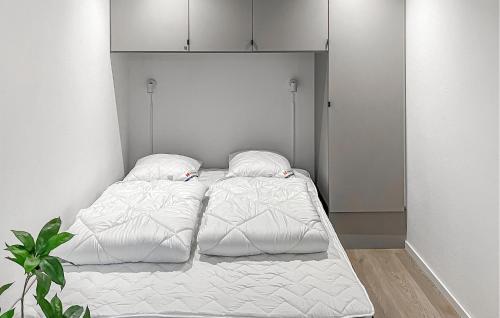 2 Bedroom Nice Apartment In Ringkøbing in Ringkobing