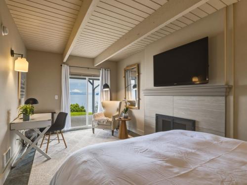 Waterfront Camano Island Retreat, Hot TubKayaks in Kamano sala (WA)