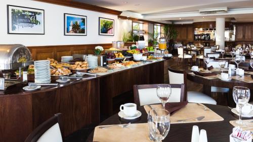 Restaurant, Radisson Hotel Hotel Colonia del Sacramento in Colonia del Sacramento