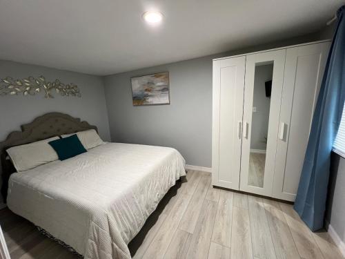 Modern Guesthouse with everything you may need! in Lake Panasoffkee (FL)