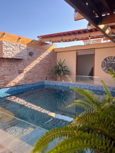 Casa de 3 pisos en Urbanización